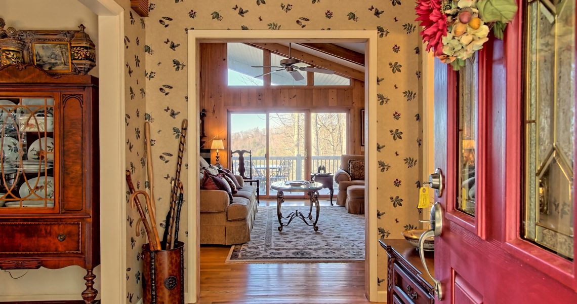 Earnie-Graham - Selling Real Estate Chip Durpo RE/MAX Agents Realty