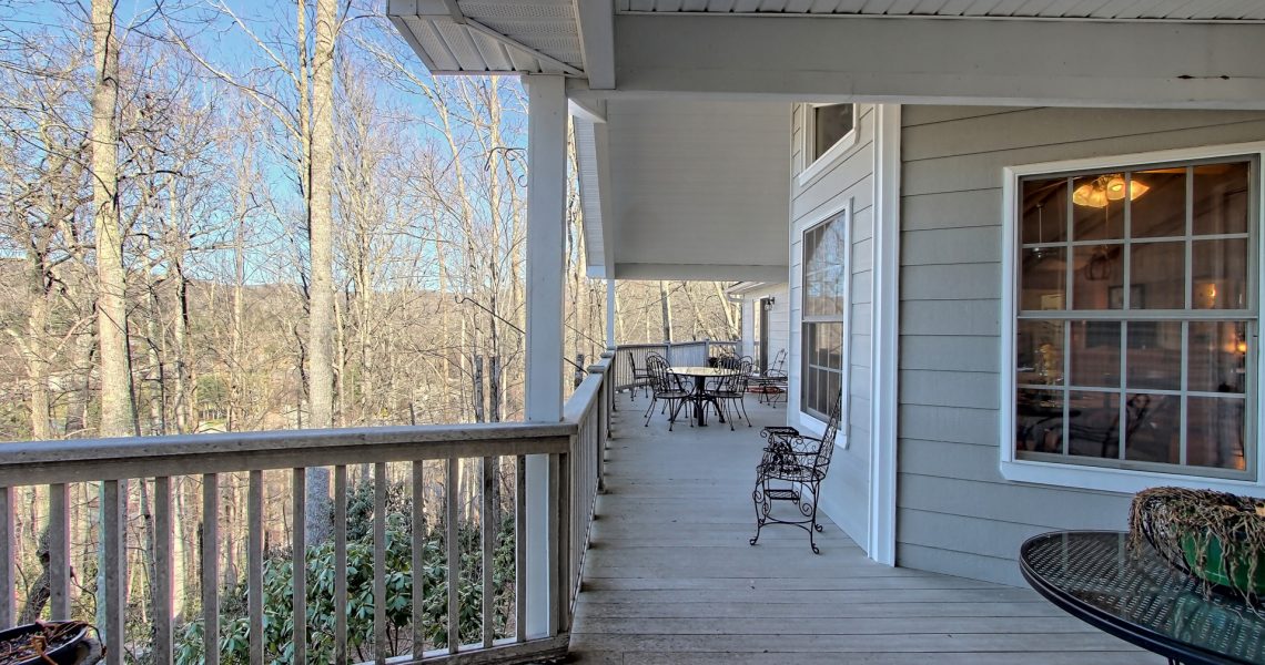 Earnie-Graham - Selling Real Estate Chip Durpo RE/MAX Agents Realty