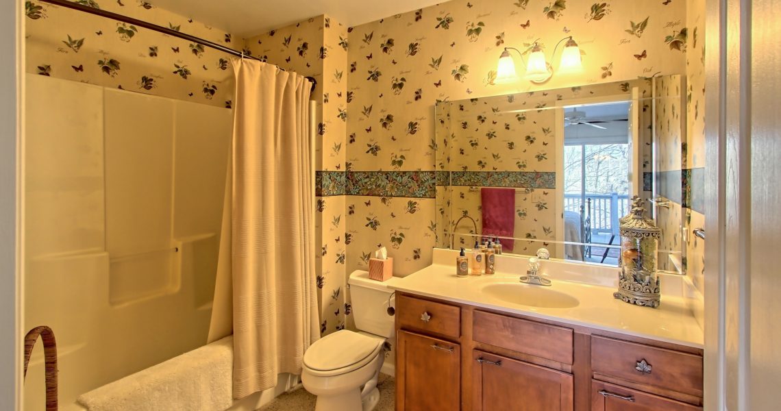 Earnie-Graham - Selling Real Estate Chip Durpo RE/MAX Agents Realty