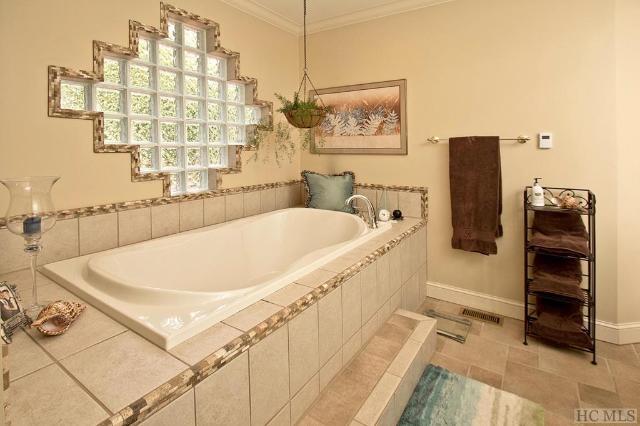 kelly - Selling Real Estate Chip Durpo RE/MAX Agents Realty
